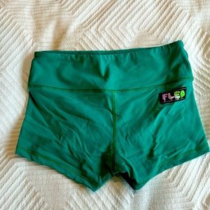 FLEO CrossFit biker booty shorts MONSTER GREEN teal size small high rise nobull